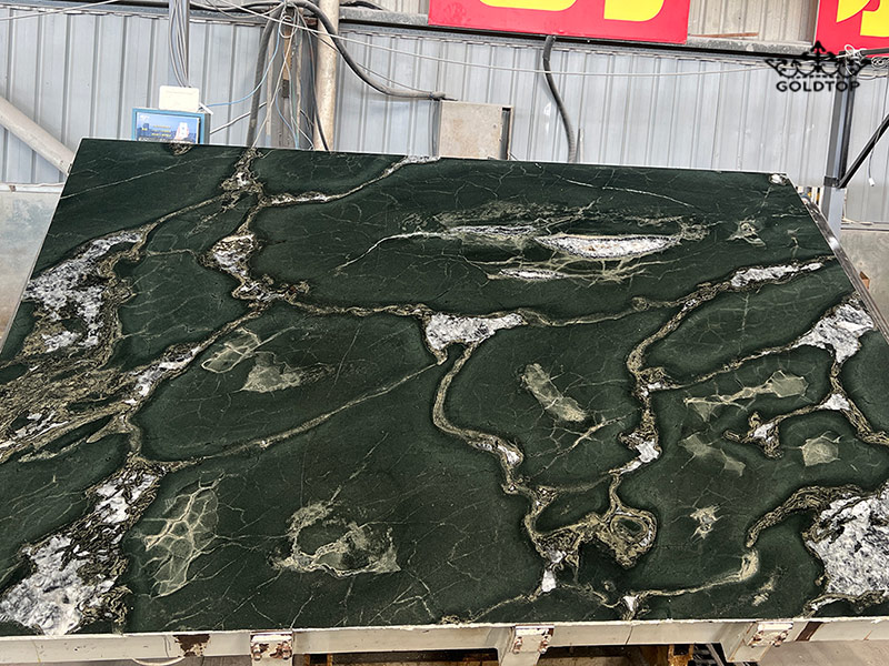 Island Verde slabs