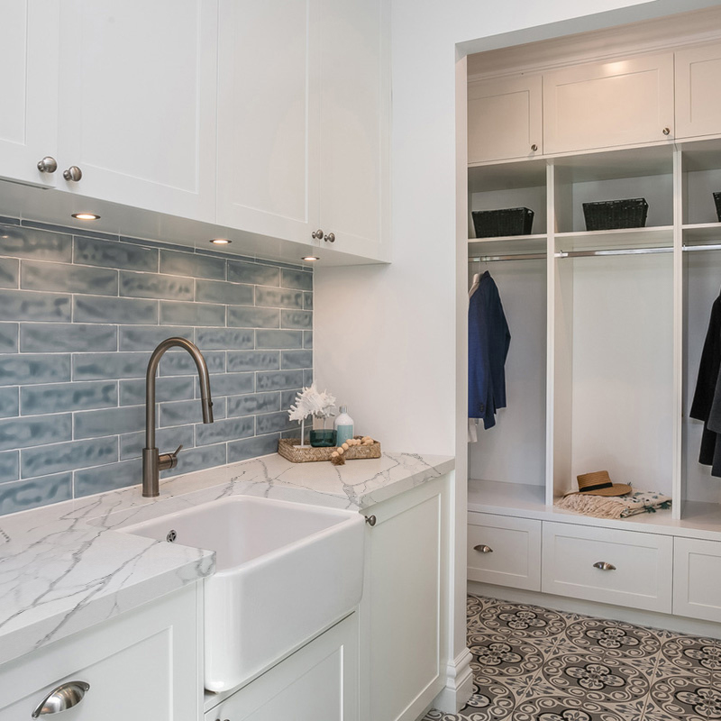 5062 Victoria White Calacatta Quartz Kitchen Countertop