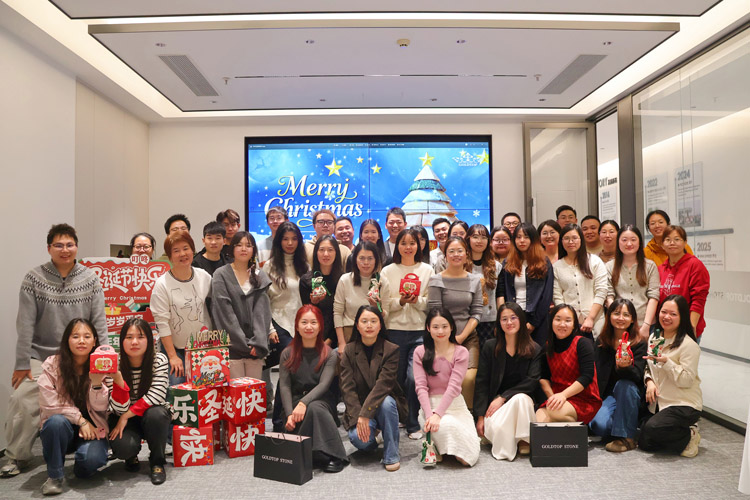 Die festliche Stimmung feiern: Ein fröhliches Weihnachtstreffen im GOLDTOP